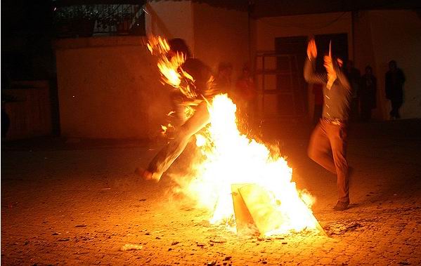 آماده باش ماموران آتش نشانی در شب چهارشنبه آخر سال