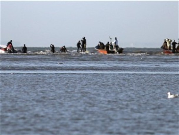 نجات جان سرنشینان قایق تفریحی در رودخانه کارون