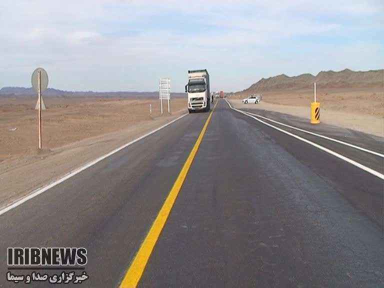 بازگشایی هفده کیلومتر از باند دوم محور دیهوک - راور
