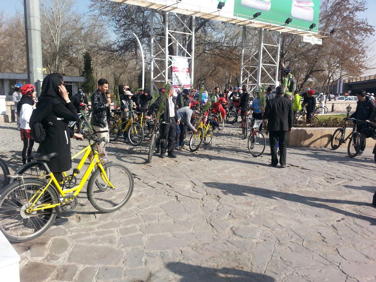 غرس نهال بمناسبت به همت ورزشکاران در مشهد