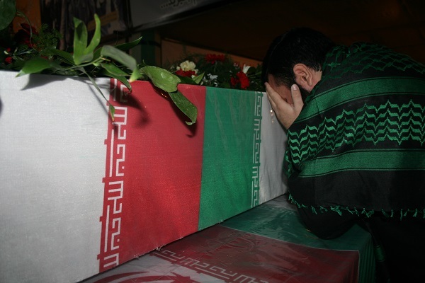 مراسم ویژه تحویل سال نو در جوار مزار شهدای تازه تفحص در معراج الشهدای تهران