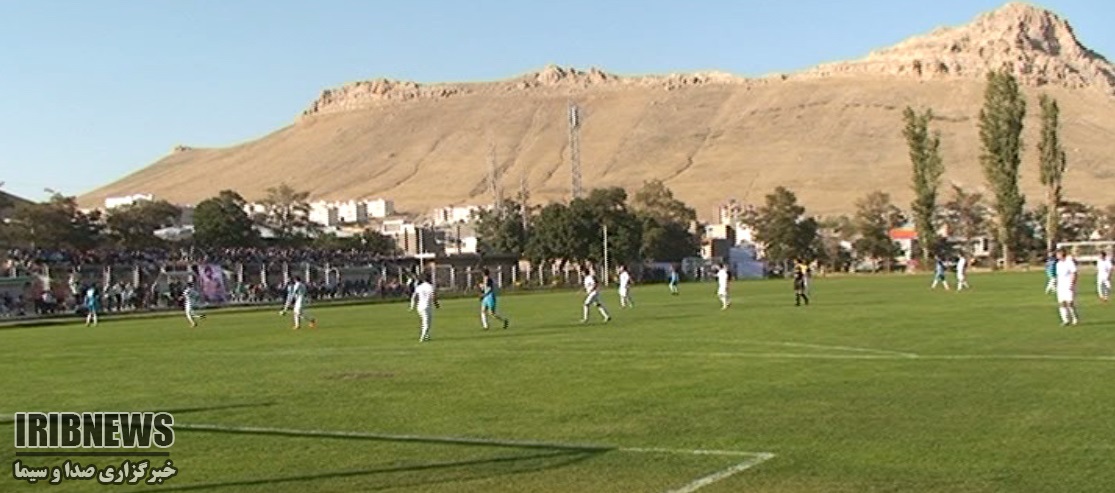 فوتبالی از جنس خیریه