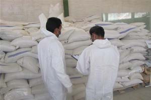 کشف بیش از 16 تن دارو و مواد بیولوژیک و خوراک دام در اردستان