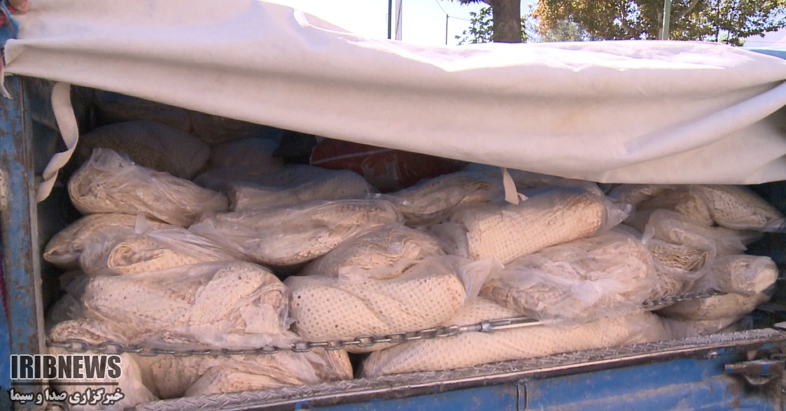 ارسال روزانه صدهزار قرص نان از سنندج به مناطق زلزله زده ارسال روزانه صدهزار قرص نان از سنندج به مناطق زلزله زده