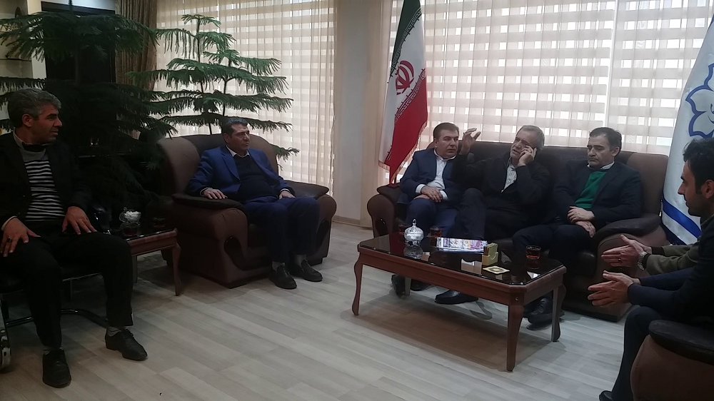 ضرورت کشت گلخانه ای در حاشیه دریاچه اورمیه ضرورت کشت گلخانه ای در حاشیه دریاچه اورمیه