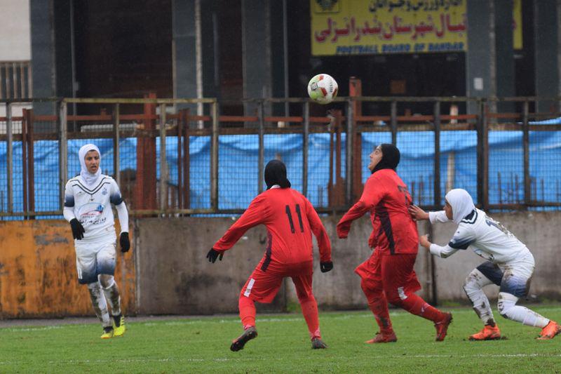 پیروزی نمایندگان استان کرمان در لیگ برتر فوتبال کشور