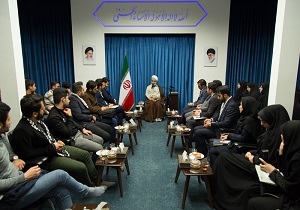 جوانان خود را بدهکار حزب و جناح نکنند