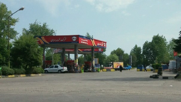 عادی شدن وضعیت سوختگیری خودروها در پمپ بنزین های گیلان عادی شدن وضعیت سوختگیری خودروها در پمپ بنزین های گیلان