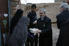 توزیع 1500 پرس غذای متبرک در مناطق محروم بجستان