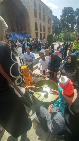 روستای هدف گردشگری دماب درکنار آن آیین پخت سمنوی شهرضا