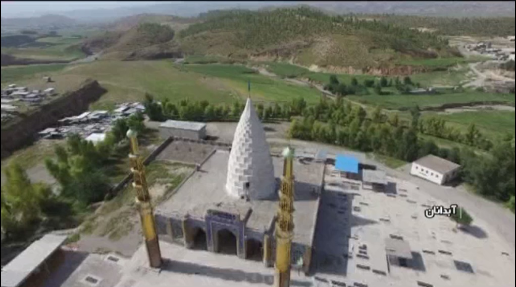 بازدید گردشگران از بقاع متبرکه استان