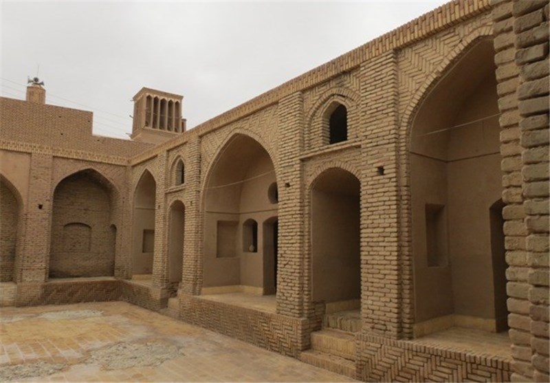 جان دوباره کاروانسرا قاجاری بافق