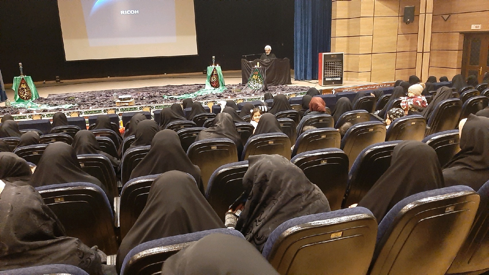 اجتماع بزرگ فاطمی بانوان در فریمان اجتماع بزرگ فاطمی بانوان در فریمان