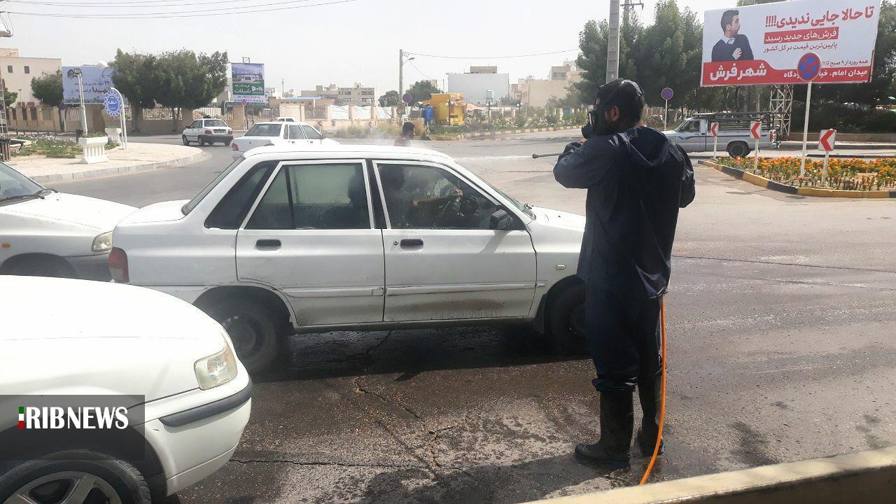 ارتش روزانه محلههایی از بوشهر را ضدعفونی میکند ارتش روزانه محلههایی از بوشهر را ضدعفونی میکند