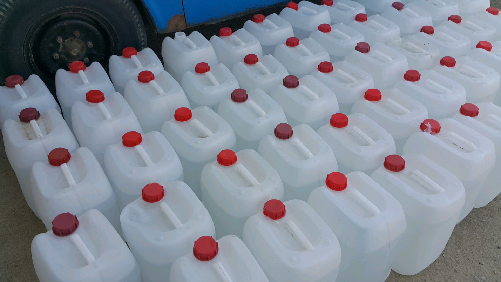 کشف بیش از ۷۵۰۰ لیتر الکل احتکار شده در بوشهر