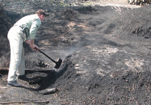 تخریب دو کوره غیرمجاز سنتی زغال در جنگلهای لردگان تخریب دو کوره غیرمجاز سنتی زغال در جنگلهای لردگان