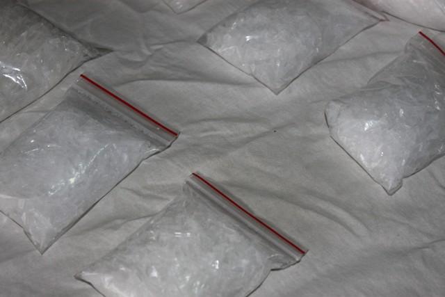 توقیف پراید حامل شیشه درخرم بید