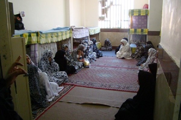 زنان، اسیر میله‌های زندان