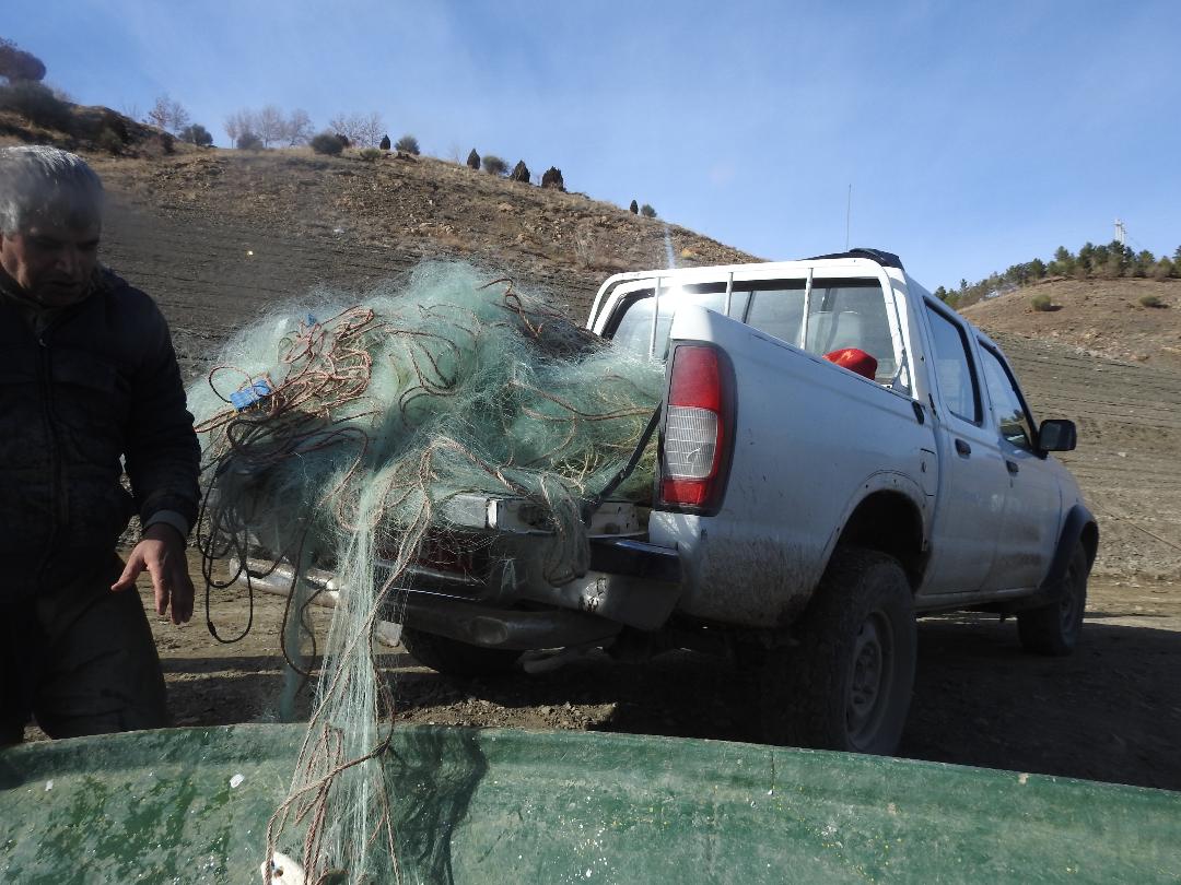 جمع اوری بیش از سه هزار متر دام از دریاچه سد زاینده رود
