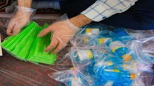 توزیع بستههای بهداشتی در بین عشایر فارس توزیع بستههای بهداشتی در بین عشایر فارس