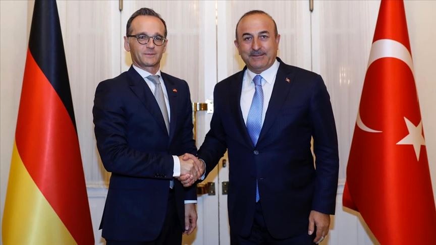 فرانسه باید از ترکیه عذرخواهی کند فرانسه باید از ترکیه عذرخواهی کند