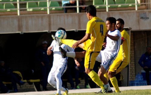 تقابل تیم فوتبال نفت گچساران و شهرداری بندرعباس