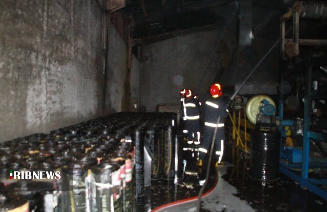 مهار آتش سوزی واحد تولید ایزوگام در برمشور مهار آتش سوزی واحد تولید ایزوگام در برمشور