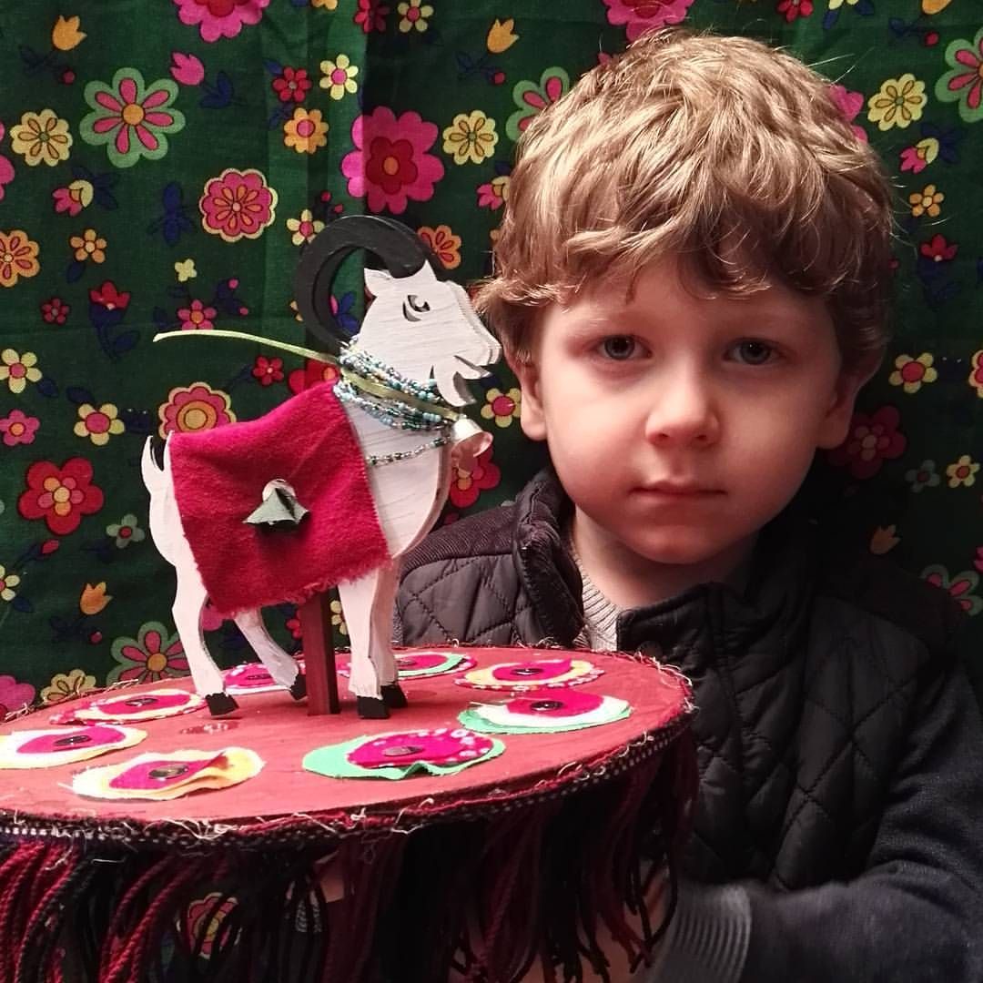 آغاز مراسم ملی نوروزگاه با هنر نمایی تكمچی ها در خوی آغاز مراسم ملی نوروزگاه با هنر نمایی تكمچی ها در خوی