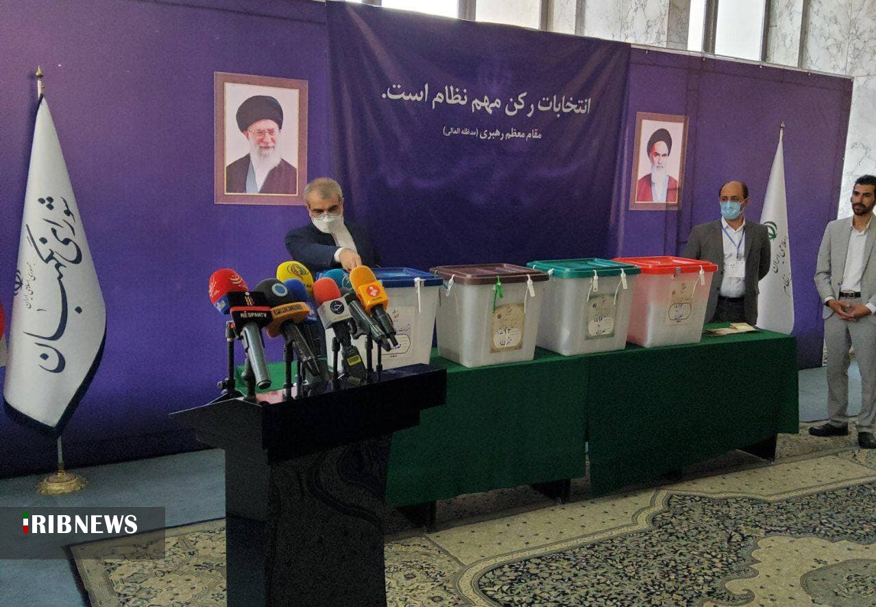 حضور مقامات لشکری و کشوری در انتخابات ۱۴۰۰