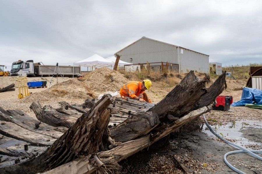 کشف بقایای یک کِشتی در معدن سنگ!