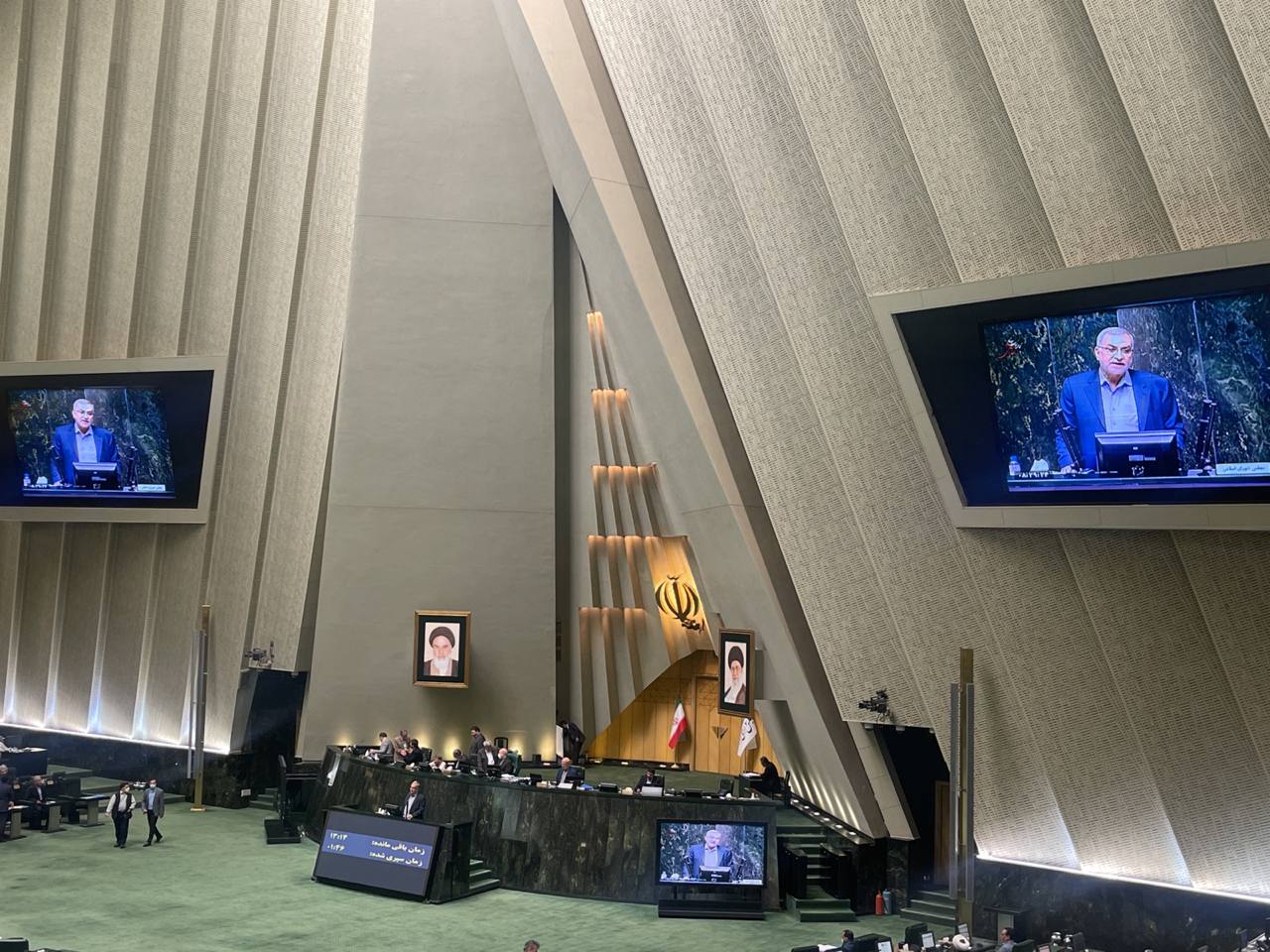 نماینده تهران از پاسخ‌های وزیر بهداشت قانع شد