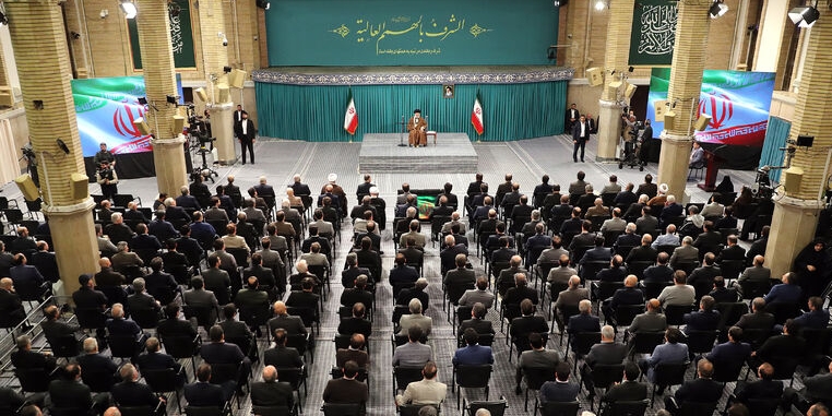 حمایت دولت و مسئولیتپذیری بخش خصوصی ضرورت پیشرفت حمایت دولت و مسئولیتپذیری بخش خصوصی ضرورت پیشرفت