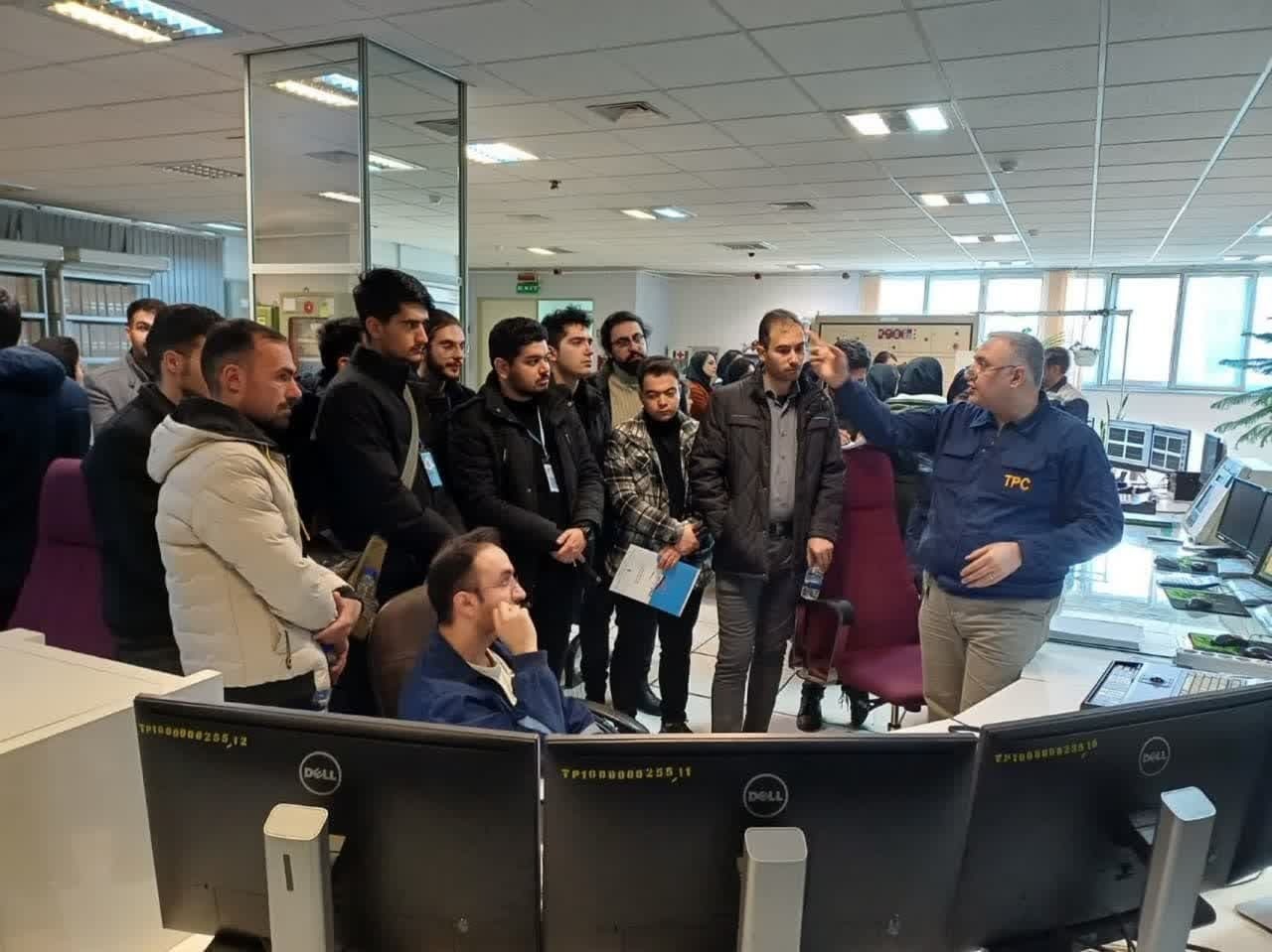 بازدید علمی دانشجویان رشته شیمی دانشگاه ارومیه از پتروشیمی تبریز بازدید علمی دانشجویان رشته شیمی دانشگاه ارومیه از پتروشیمی تبریز