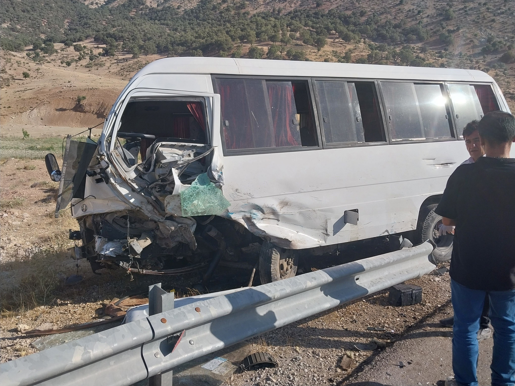 تصادف مینی بوس حامل دانش آموزان در کهگیلویه و بویراحمد