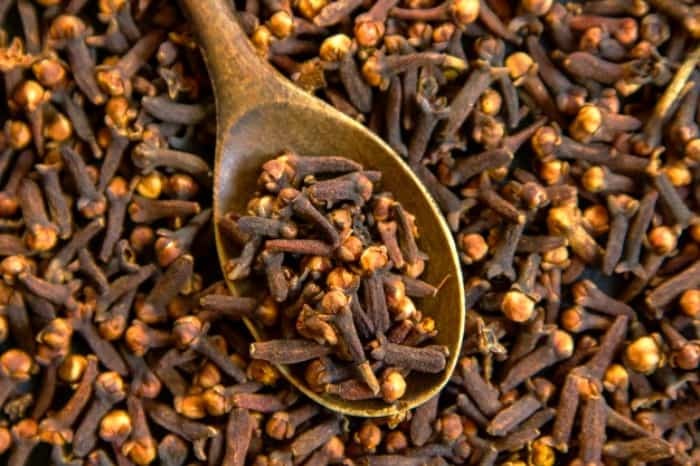 خوردن روزی ۲ عدد میخک و اثرات شگفت انگیز آن در بدن خوردن روزی ۲ عدد میخک و اثرات شگفت انگیز آن در بدن