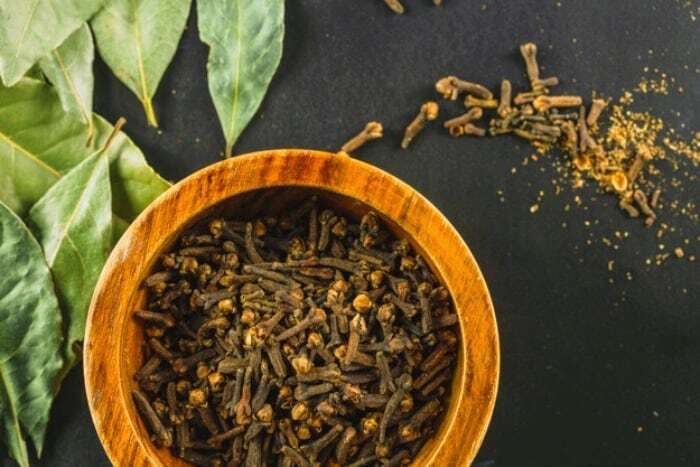 خوردن روزی ۲ عدد میخک و اثرات شگفت انگیز آن در بدن خوردن روزی ۲ عدد میخک و اثرات شگفت انگیز آن در بدن