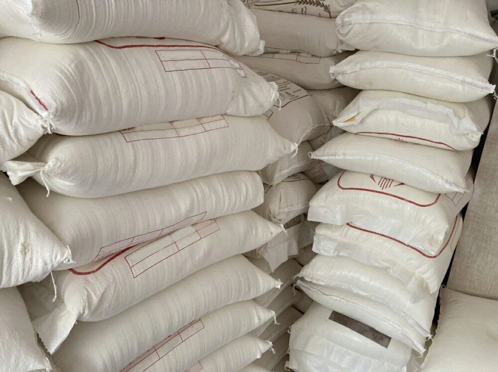 دستگیری ۳۱ نفر در زمینه فروش آرد سهمیهای در بازار آزاد دستگیری ۳۱ نفر در زمینه فروش آرد سهمیهای در بازار آزاد