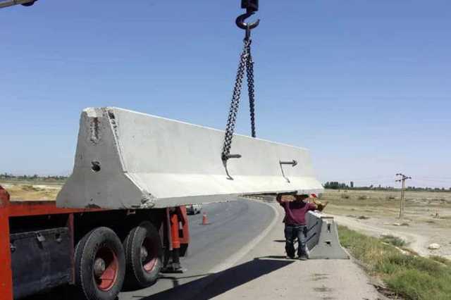 اجرای ۱۹ کیلومتر نیوجرسی بتنی در راههای آذربایجانغربی اجرای ۱۹ کیلومتر نیوجرسی بتنی در راههای آذربایجانغربی