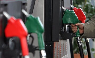 گمانهزنیها درباره قیمت بنزین سوپر تکذیب شد گمانهزنیها درباره قیمت بنزین سوپر تکذیب شد