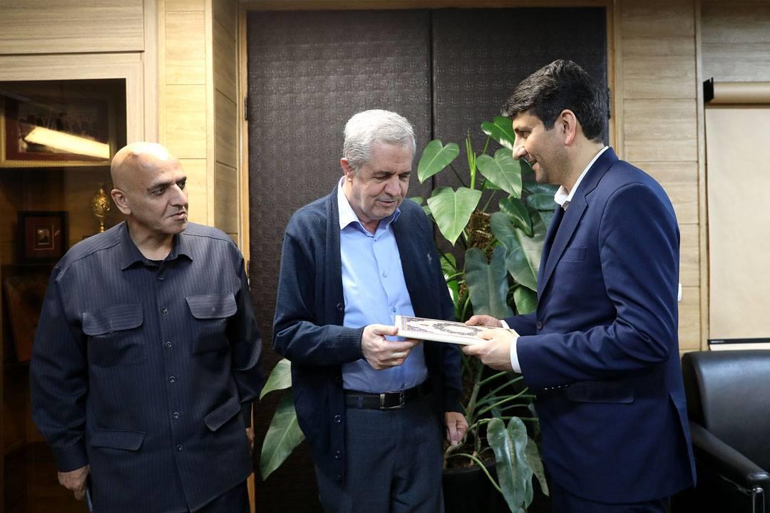 دیدار وزیر ارتباطات با جانبازان دفاع مقدس وزارتخانه دیدار وزیر ارتباطات با جانبازان دفاع مقدس وزارتخانه