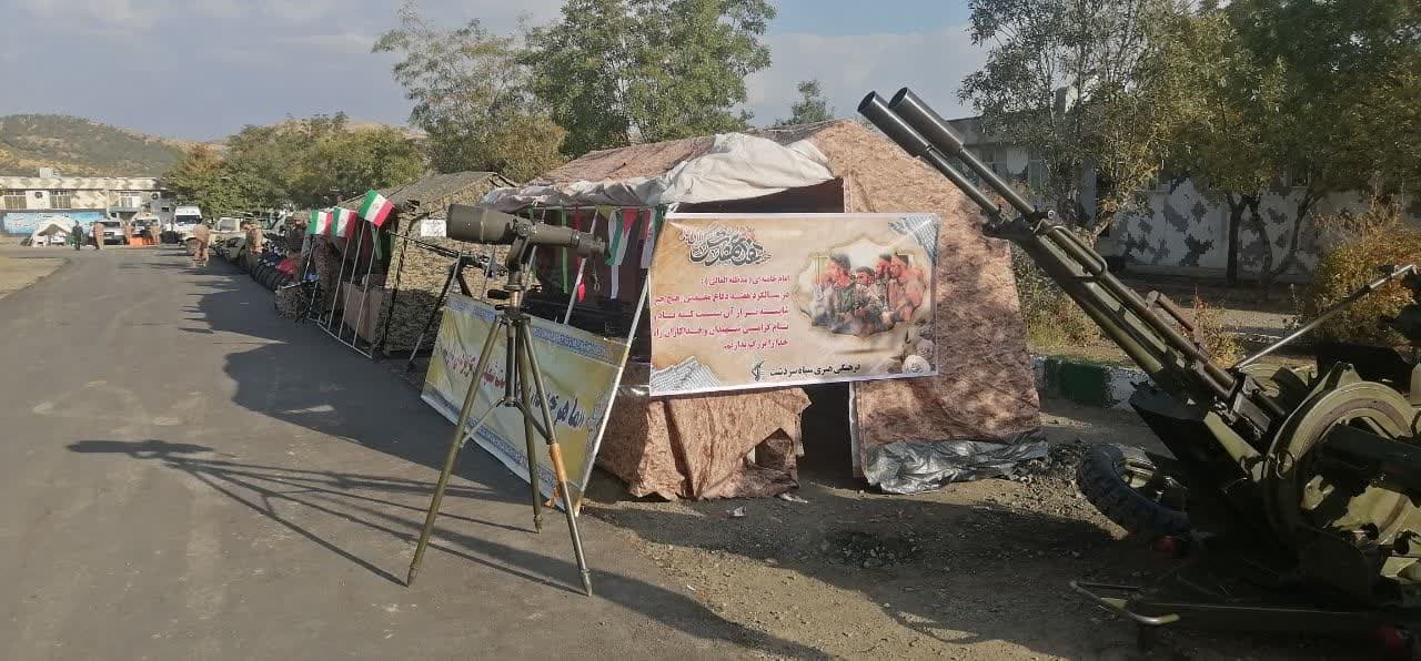 برپایی نمایشگاه سلاح و تجهیزات نظامی در سردشت برپایی نمایشگاه سلاح و تجهیزات نظامی در سردشت