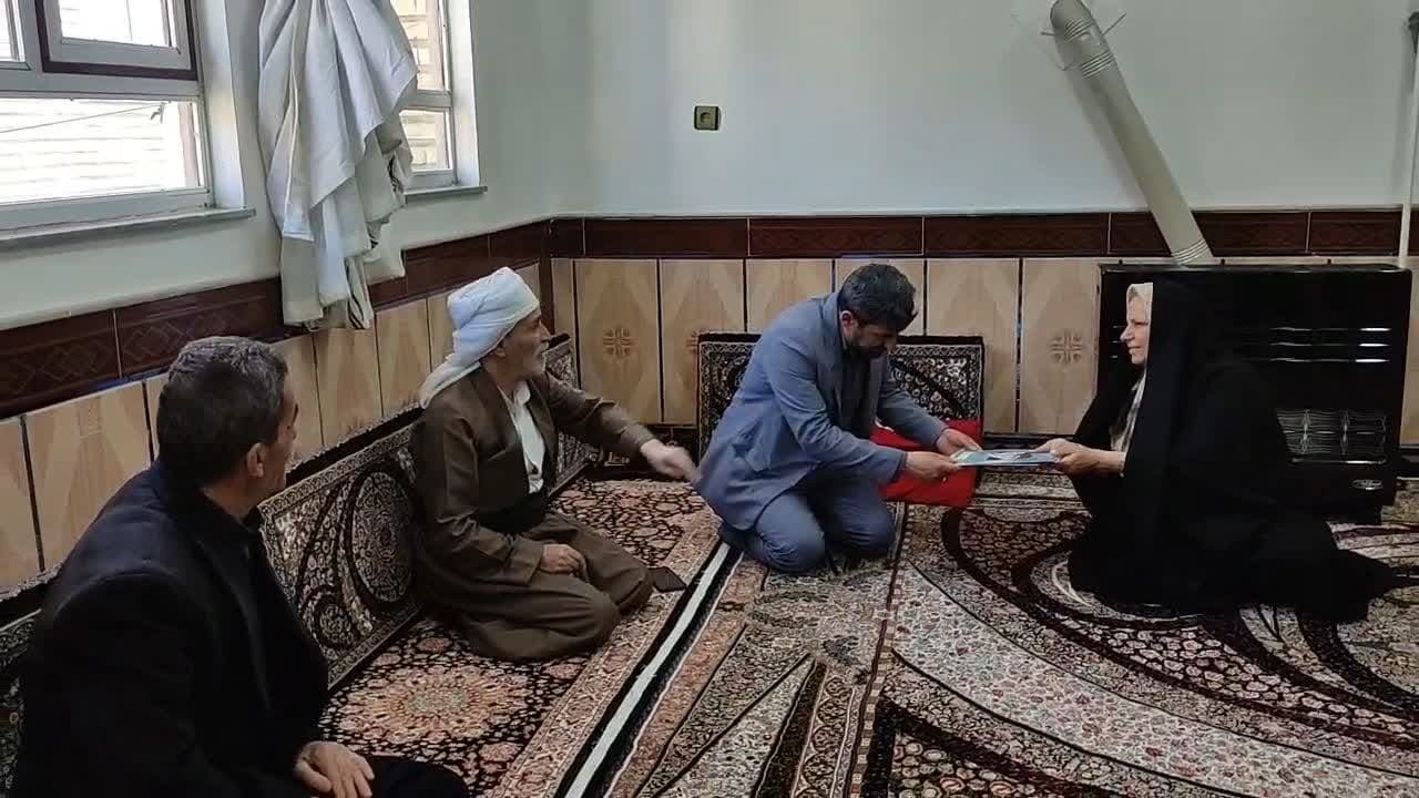 دیدار و تجلیل از خانواده‌های معظم شهدا در تکاب