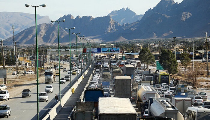 افزایش ترافیک در محور‌های اصفهان همزمان با عید سعید فطر