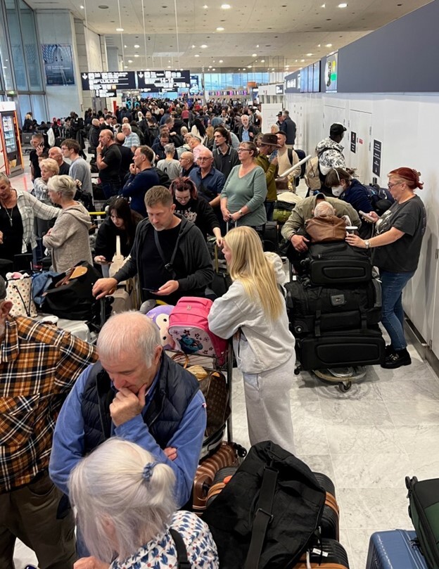 دومین فرودگاه پرتردد اروپا همچنان زیر فشار قوی اختلالات ناشی از قطع برق