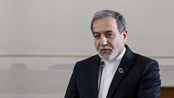 درخواست پایان برنامه هسته‌ای ایران بی معنی است