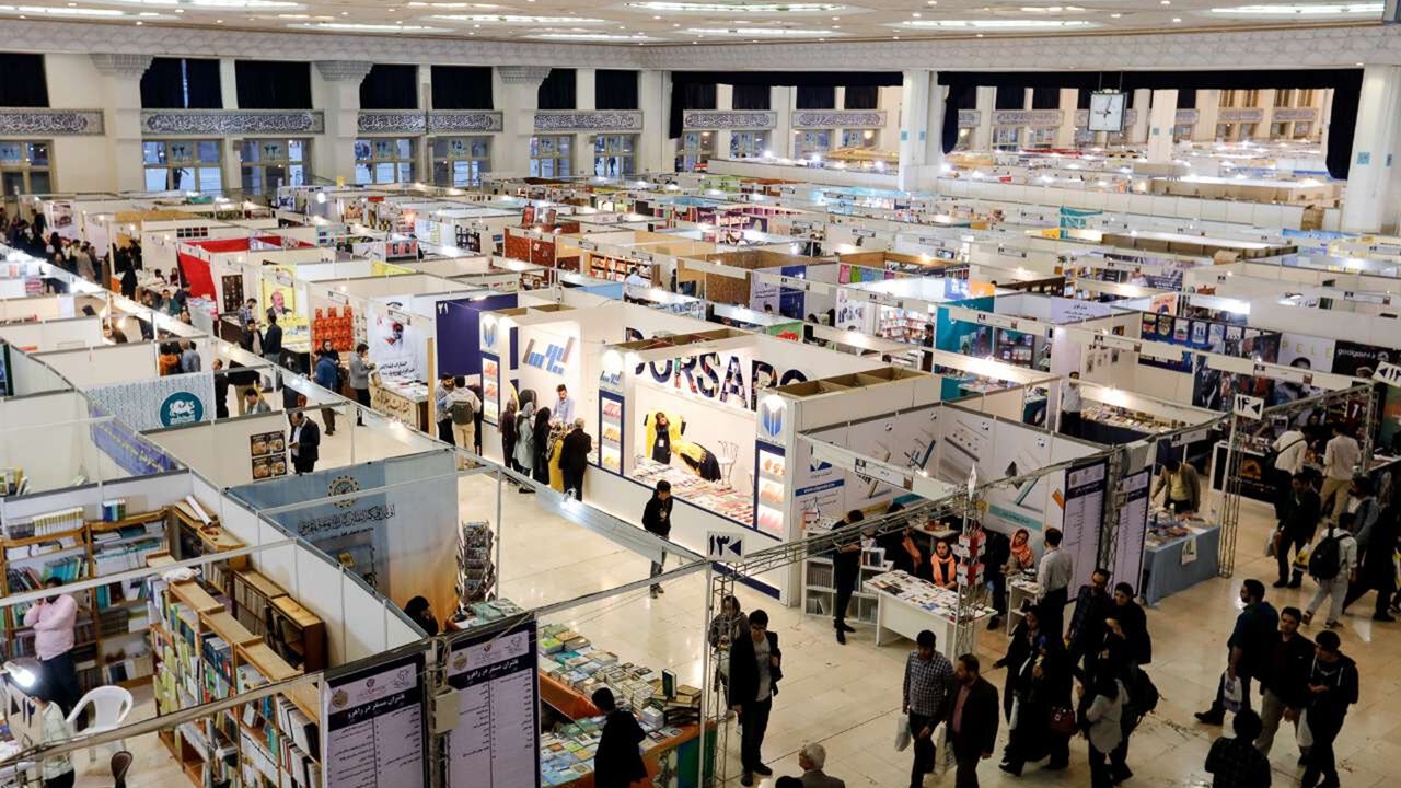 برگزاری نمایشگاههای داخلی و خارجی طبق روال