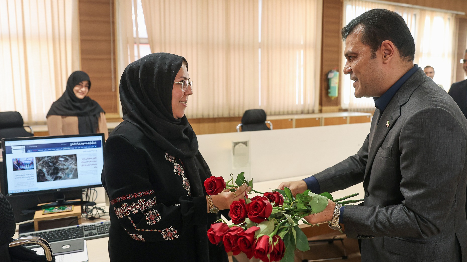 خبرنگاران، گمنامان مسیر توسعه