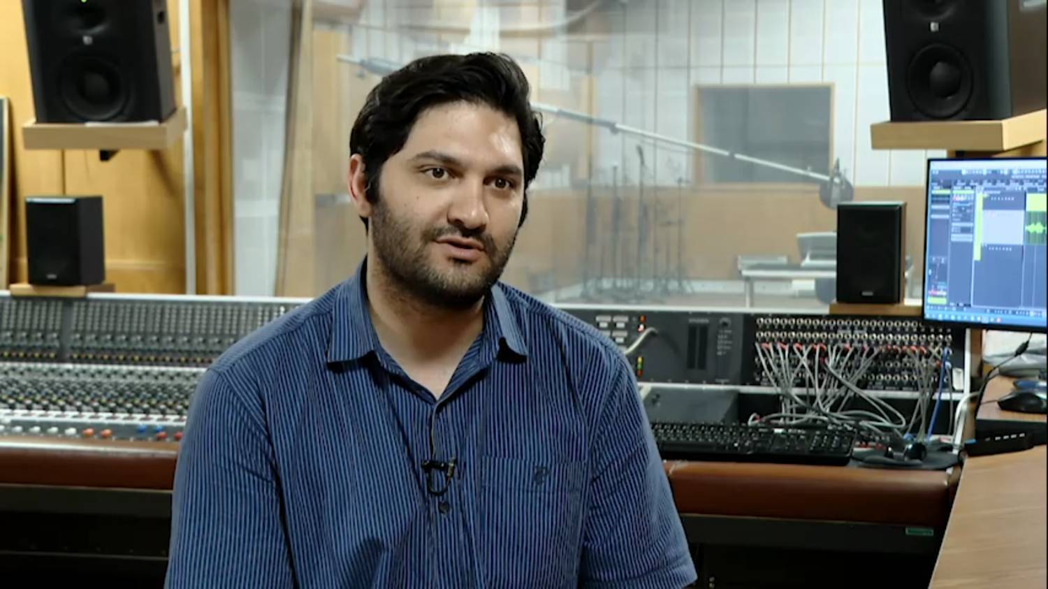 کتاب‌های صوتی را از بستر‌های قانونی تهیه کنید