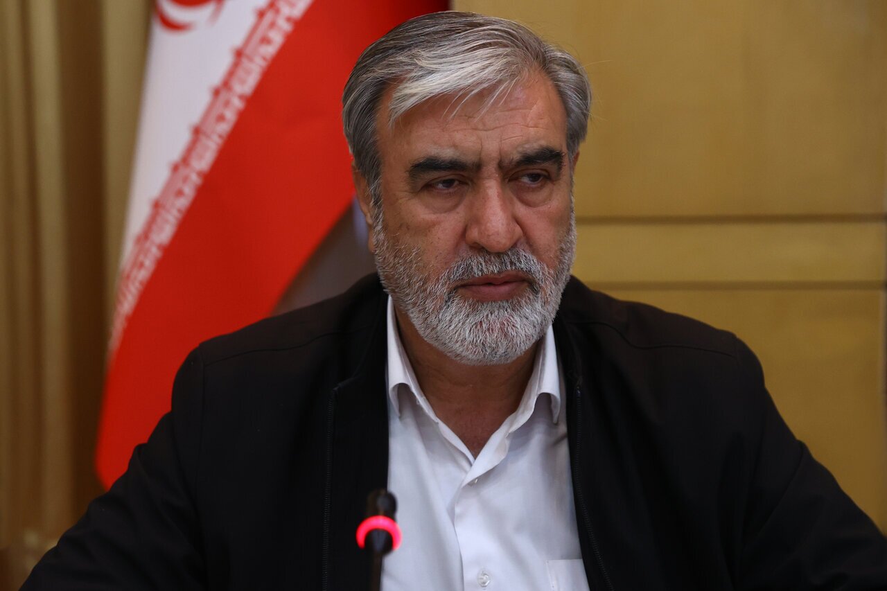 مجلس از منافع ملت ایران خصوصا حق هسته‌ای صیانت خواهد کرد