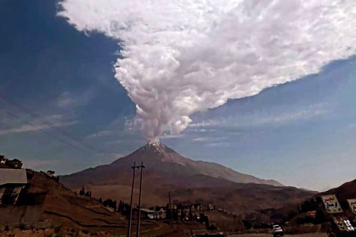 دماوند خفته اما زنده است؛ خروج بخار پدیده‌ای طبیعی